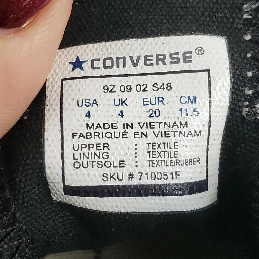 Converse Kids Chuck Taylor All Star 537080F Red Black Lace Up Sneaker Shoes Sz 4